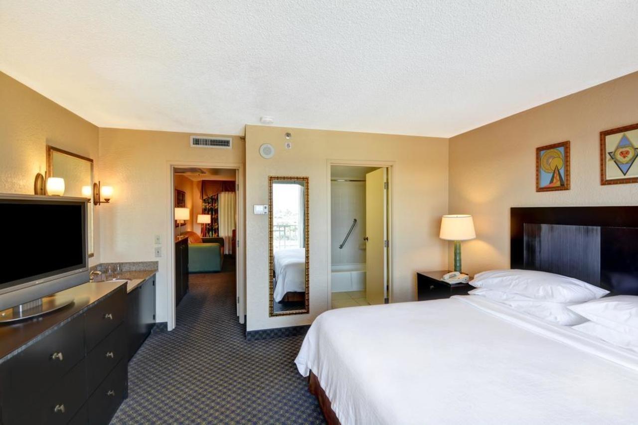 Embassy Suites San Antonio Airport Екстериор снимка