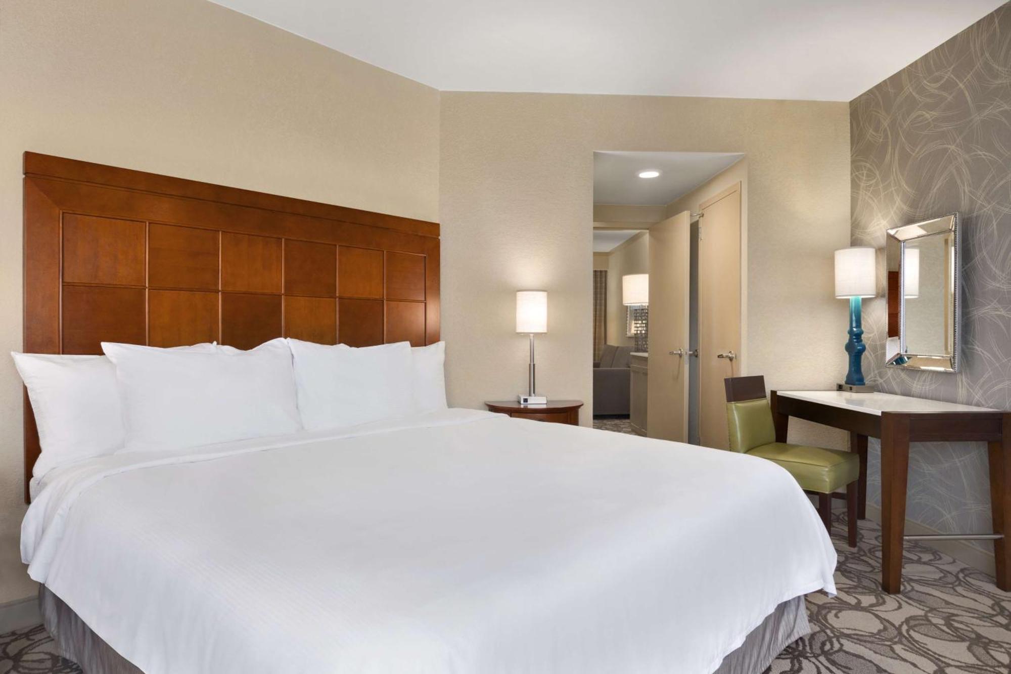 Embassy Suites San Antonio Airport Екстериор снимка