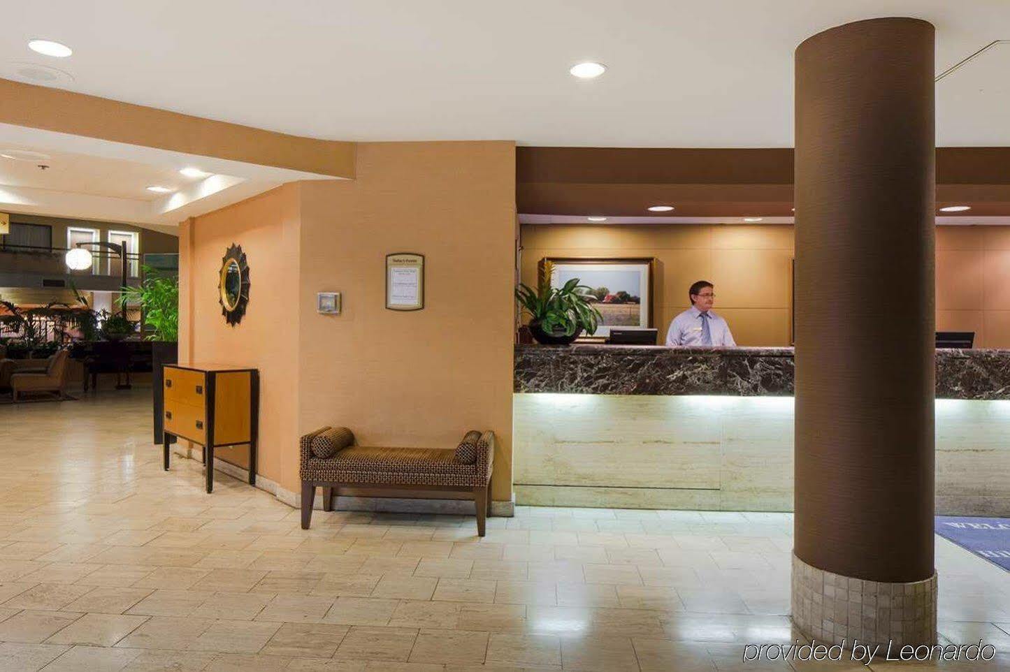 Embassy Suites San Antonio Airport Интериор снимка